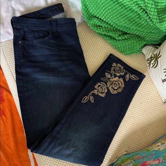 Jen7 Women's Blue Cropped Jeans with Floral Detail - Picture 11 of 11
